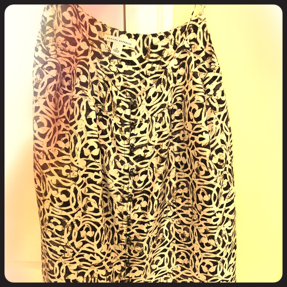Banana Republic Brown and White Abstract Print Top